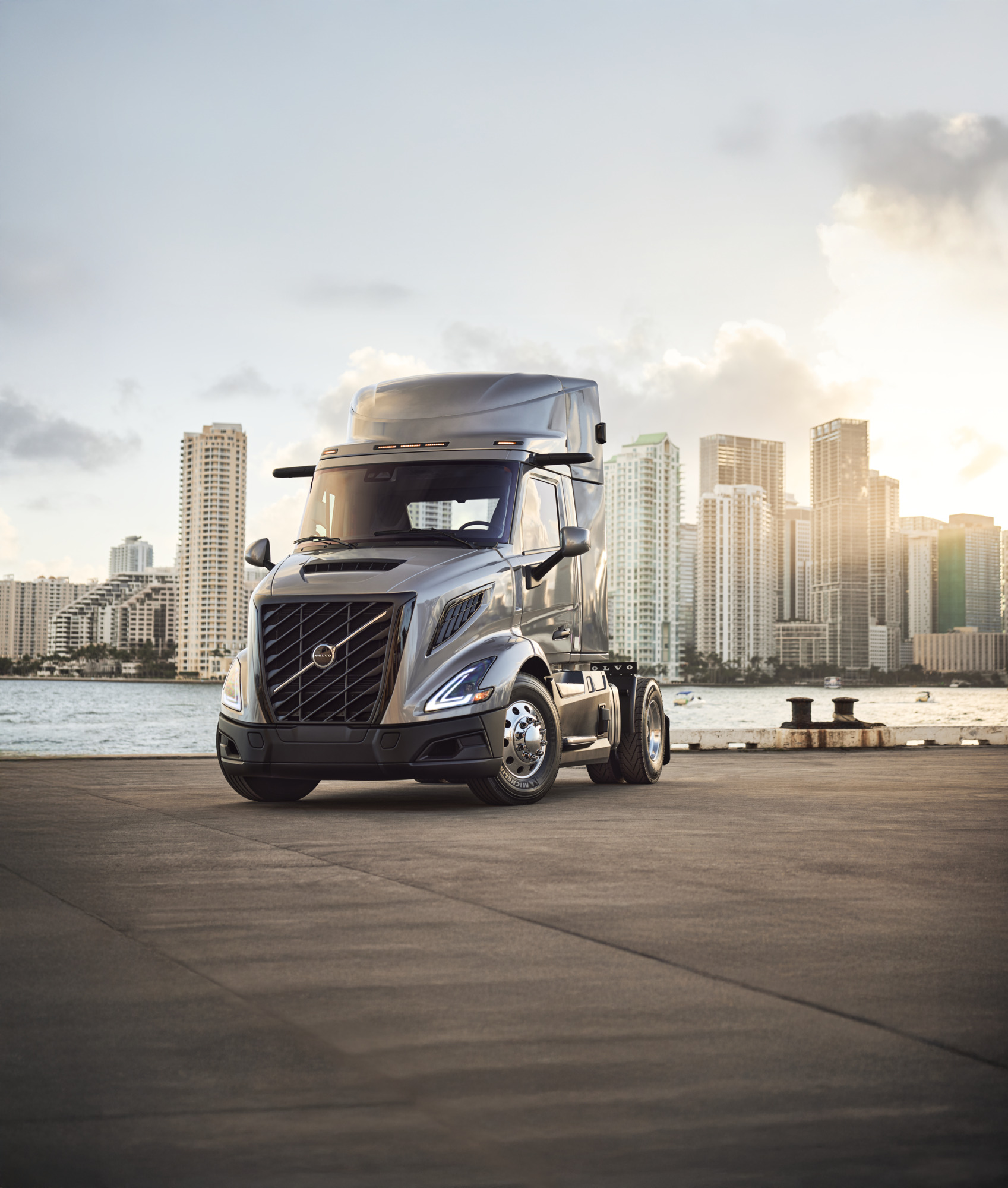 Volvo VNR series | Volvo Trucks
