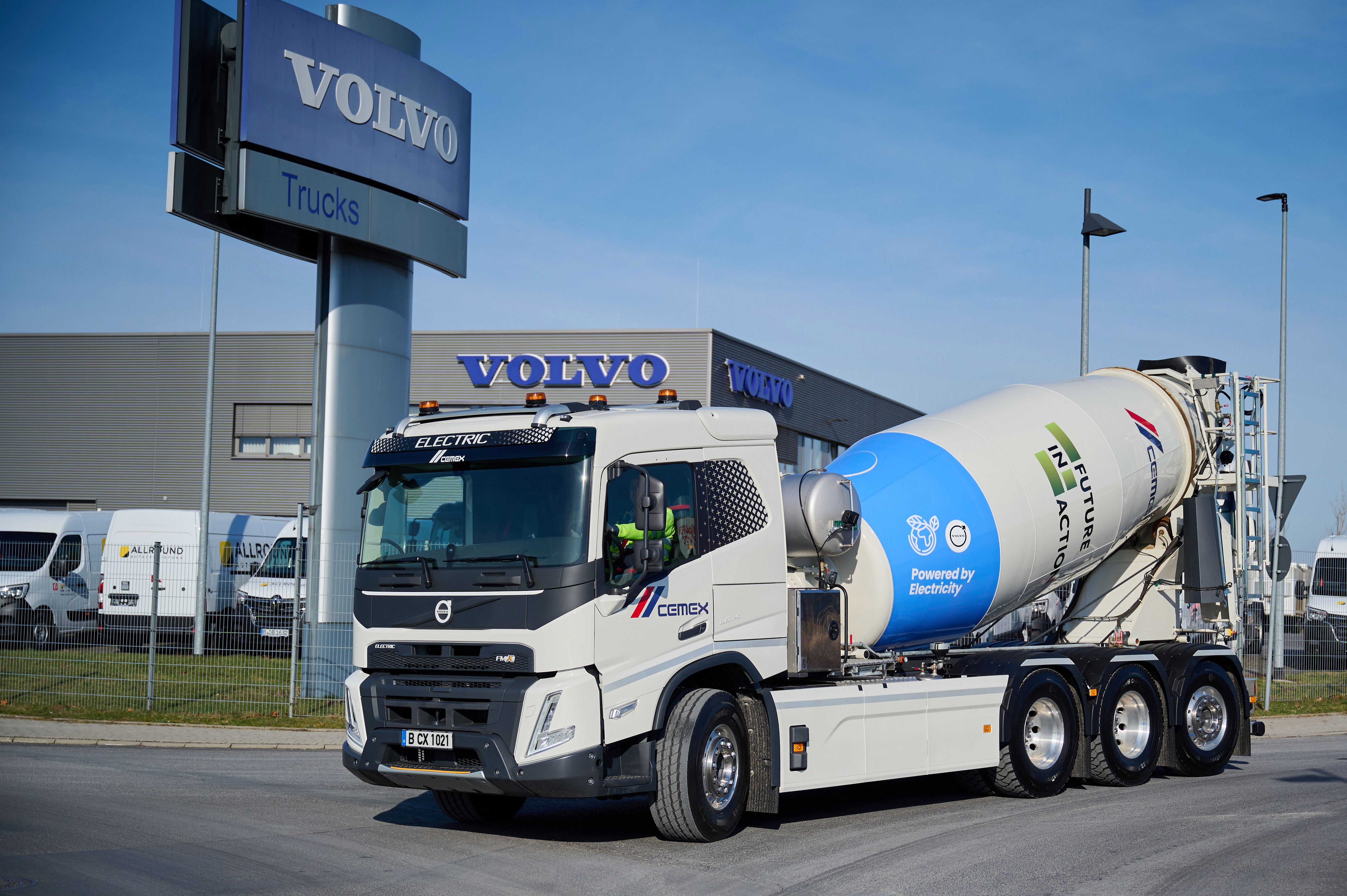Volvo delivers the first electric concrete mixer truck to CEMEX