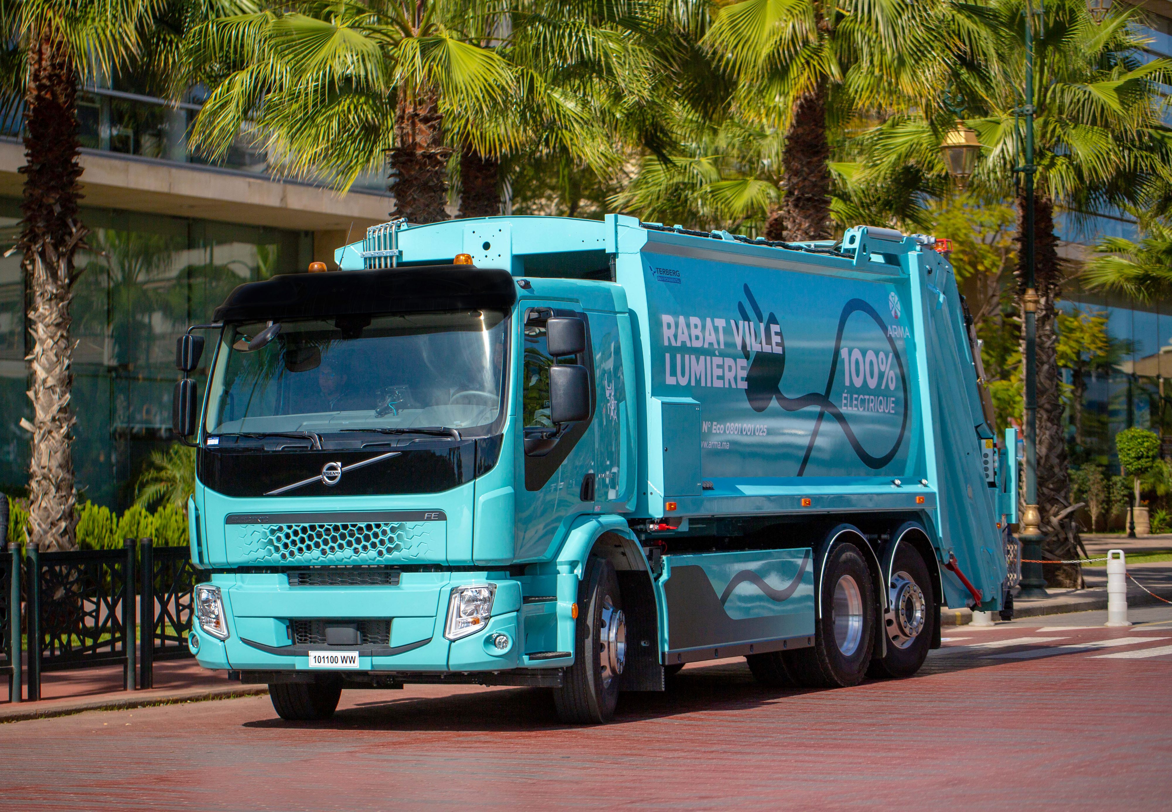 Volvo electric on sale garbage truck